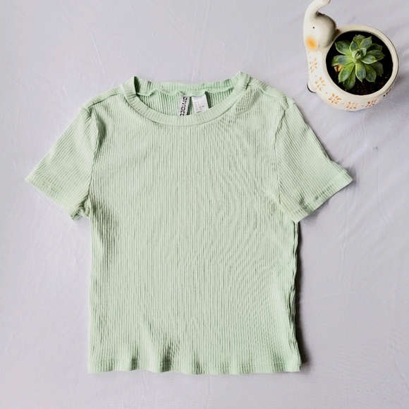 H&M Tops - Mint Crop Baby Tee